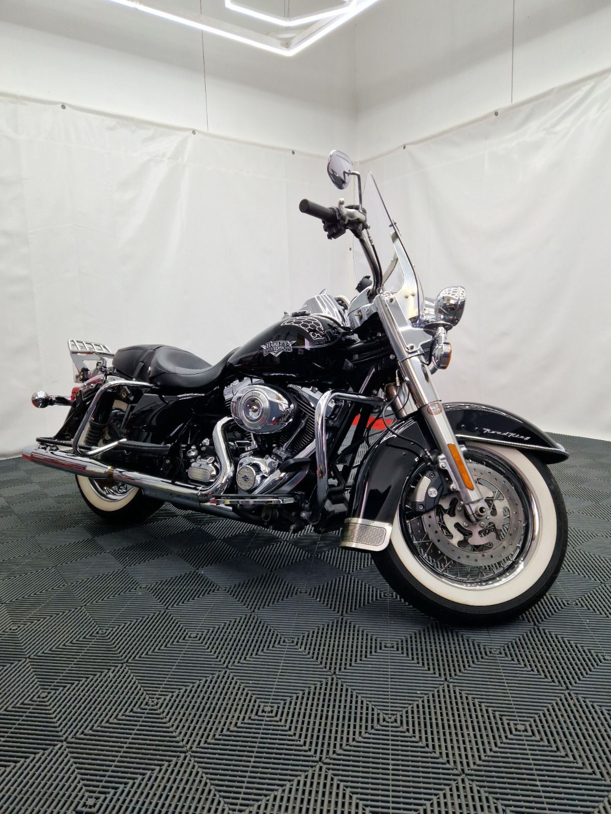 Harley-Davidson in der Halle von Fischer Fleetservice