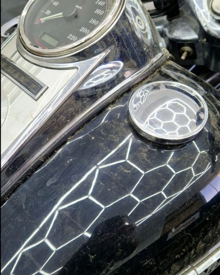 Motorradtank vorher