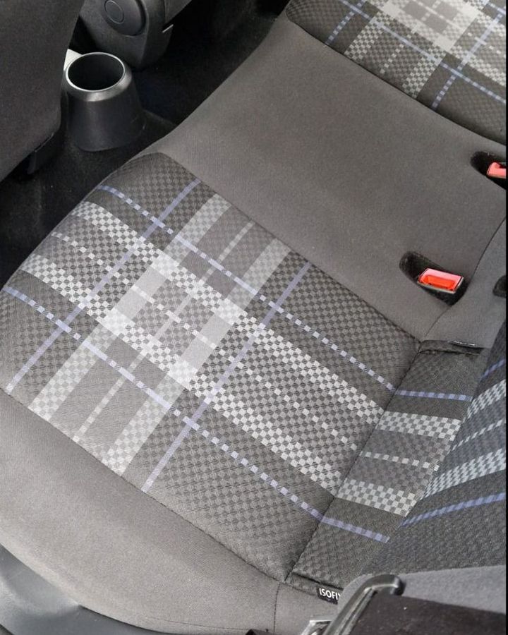 Rücksitz nachher